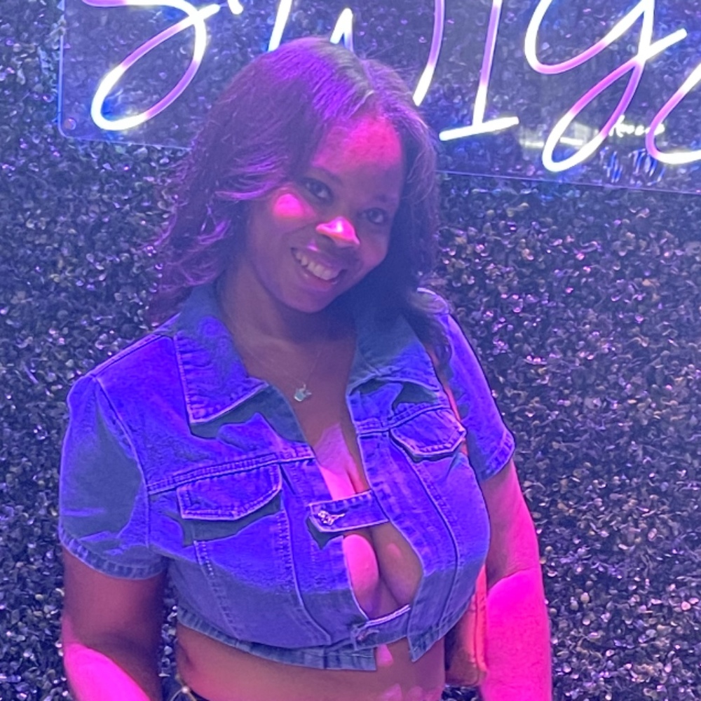 Meet your Posher, Crystal